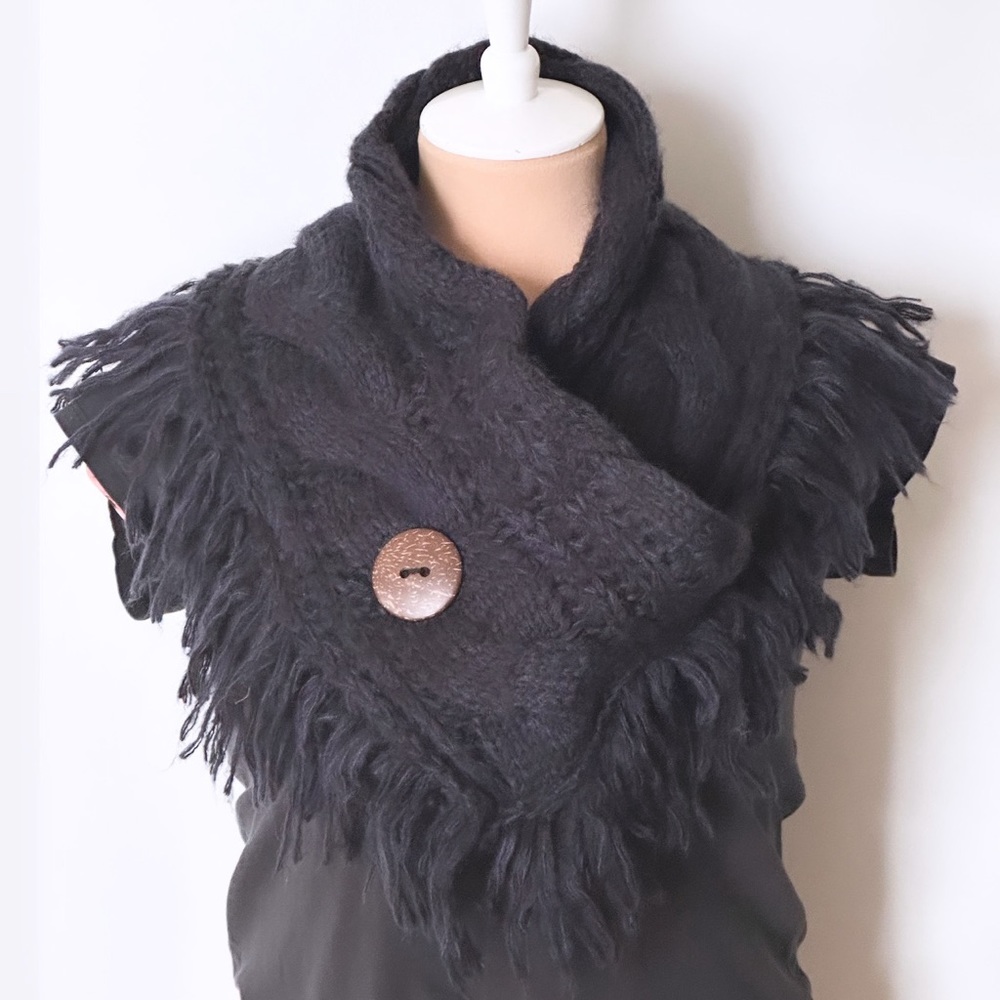 NWOT Navy Button Infinity Scarf - Picture 9 of 12